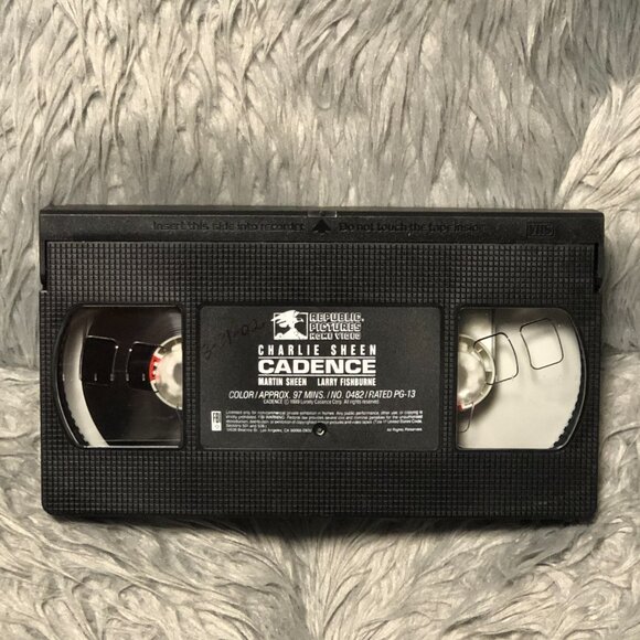 Cadence (VHS, 1991) Charlie Sheen Martin Sheen - Picture 4 of 5